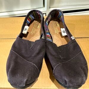 Toms Classic Black Slip On